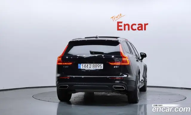 Volvo V60 2021 2.0 автомат (гидро), миниатюра 4 Volvo V60 2021 2.0 автомат (гидро), миниатюра 4
