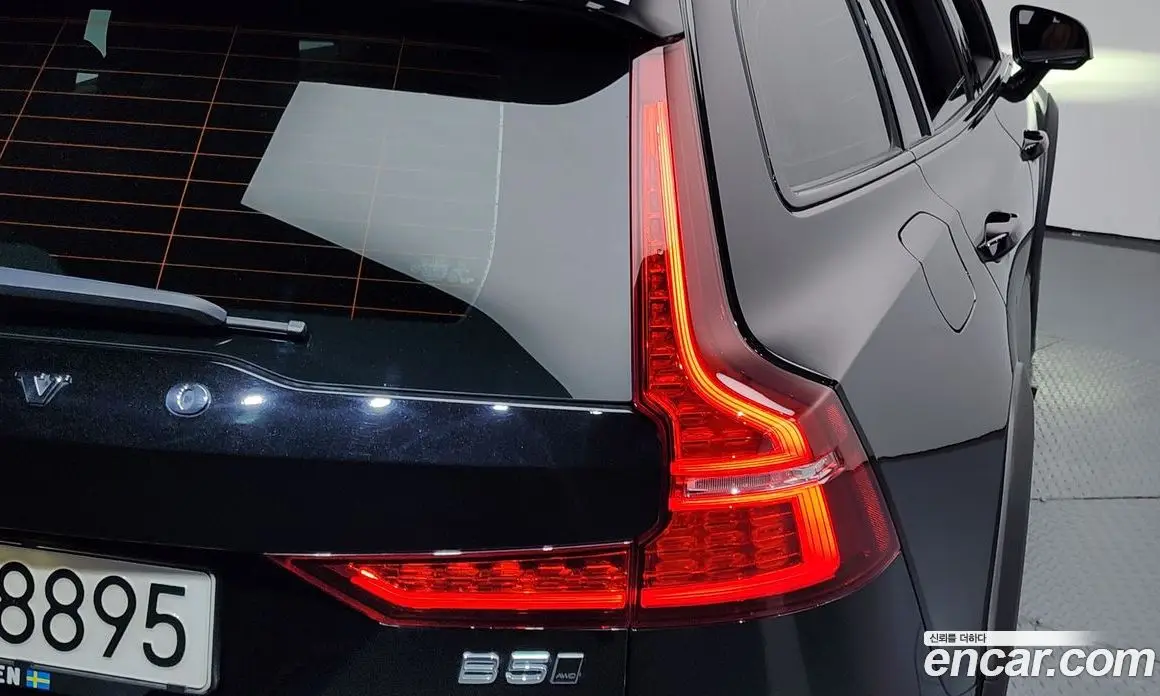 Volvo V60 2021 2.0 автомат (гидро), фото 9 Volvo V60 2021 2.0 автомат (гидро), фото 9