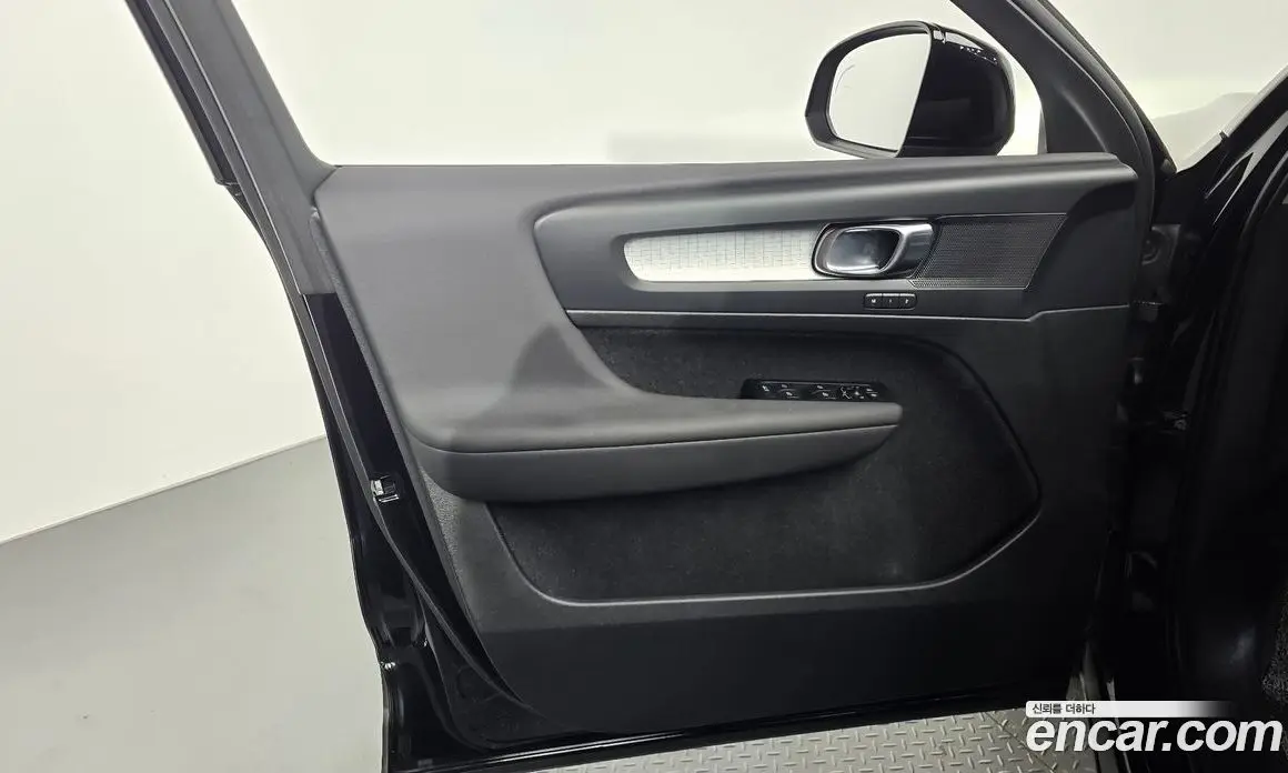 Volvo XC40 2021 2.0 автомат (гидро), фото 13 Volvo XC40 2021 2.0 автомат (гидро), фото 13