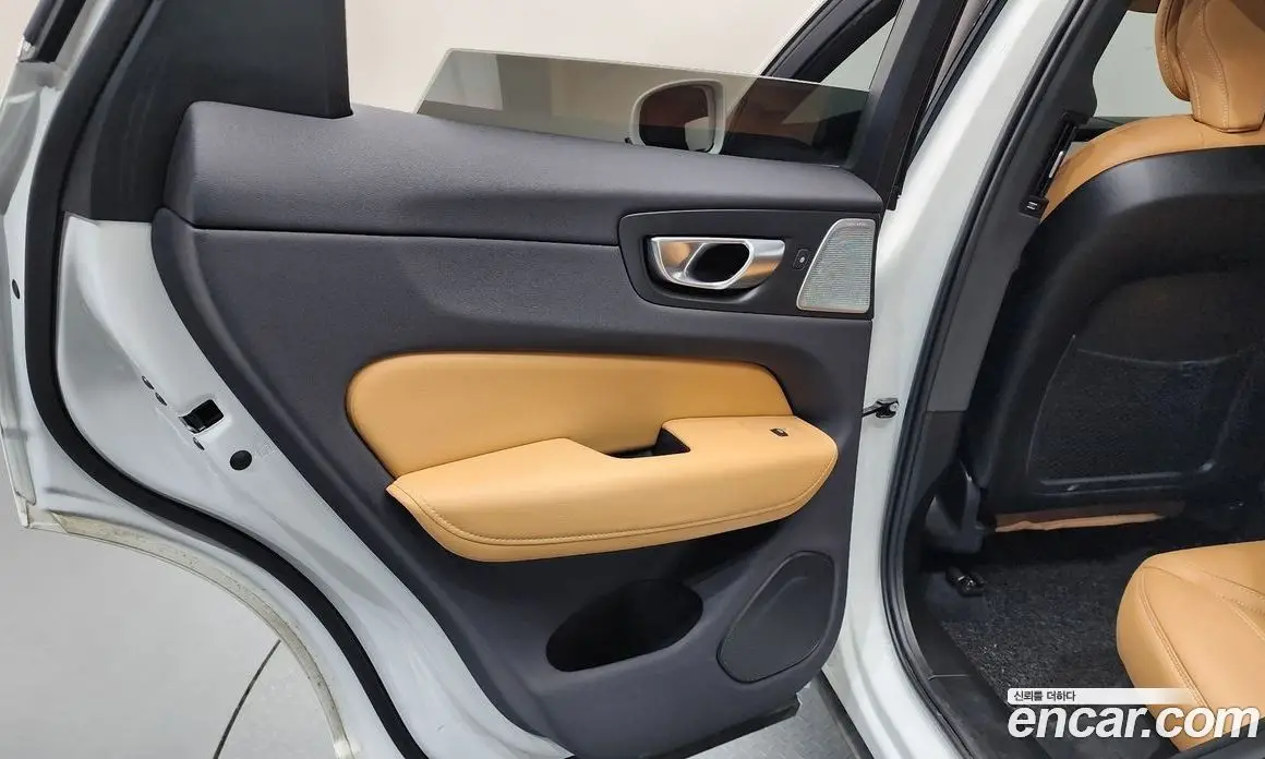 Volvo XC60 2023 2.0 автомат (гидро), фото 15 Volvo XC60 2023 2.0 автомат (гидро), фото 15