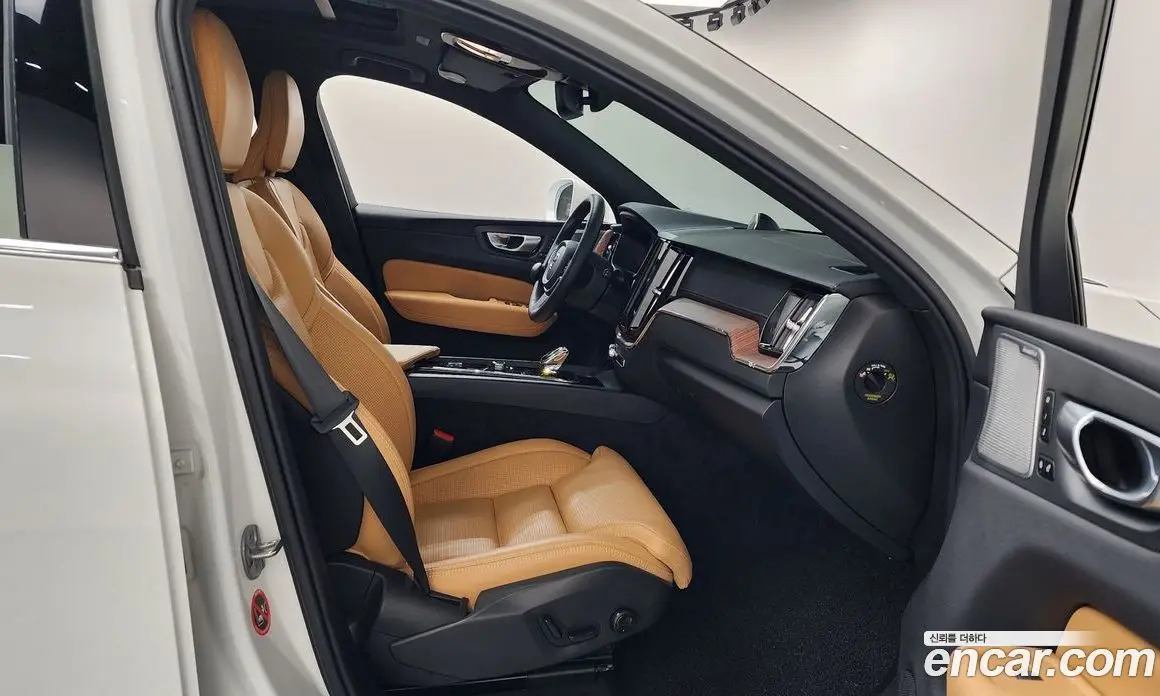 Volvo XC60 2023 2.0 автомат (гидро), фото 16 Volvo XC60 2023 2.0 автомат (гидро), фото 16