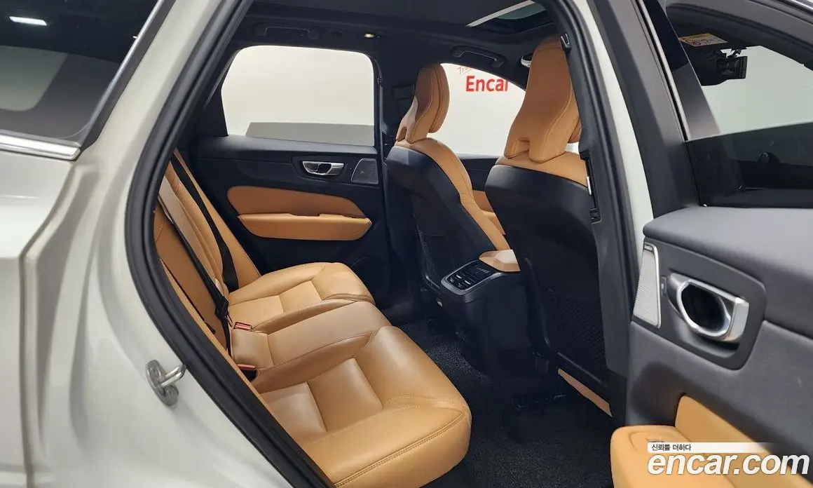 Volvo XC60 2023 2.0 автомат (гидро), фото 17 Volvo XC60 2023 2.0 автомат (гидро), фото 17
