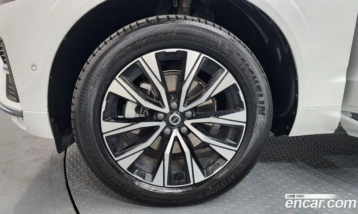 Volvo XC60 2023 2.0 автомат (гидро), фото 5 Volvo XC60 2023 2.0 автомат (гидро), фото 5