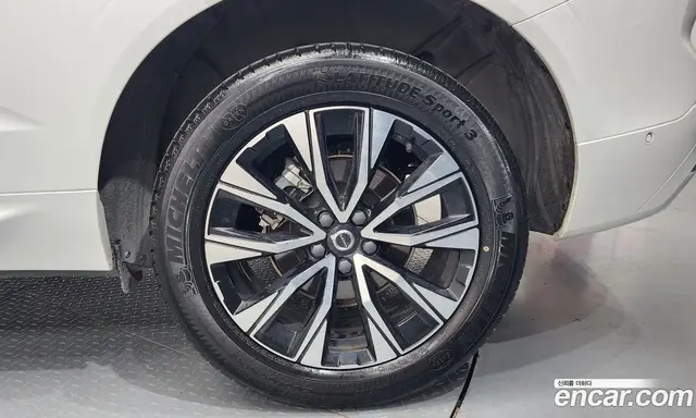 Volvo XC60 2023 2.0 автомат (гидро), миниатюра 7 Volvo XC60 2023 2.0 автомат (гидро), миниатюра 7