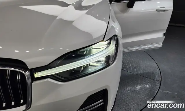 Volvo XC60 2023 2.0 автомат (гидро), миниатюра 8 Volvo XC60 2023 2.0 автомат (гидро), миниатюра 8
