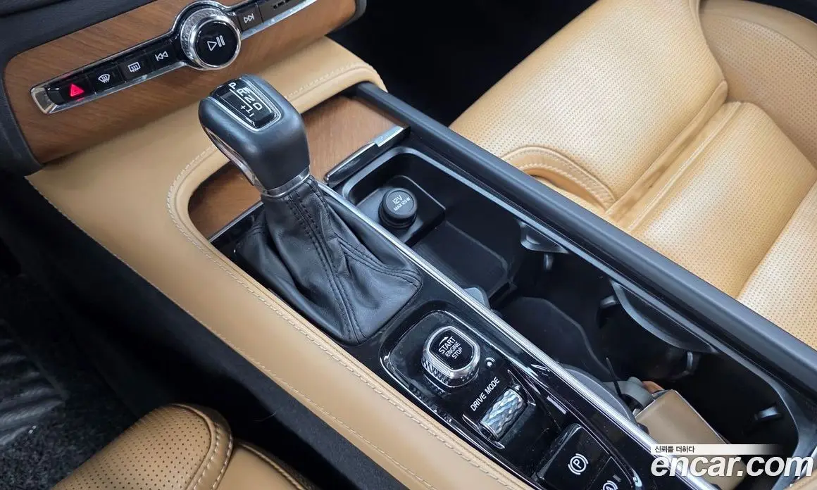 Volvo XC90 2019 2.0 автомат (гидро), фото 9