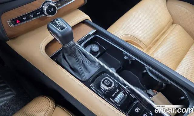 Volvo XC90 2019 2.0 автомат (гидро), миниатюра 9