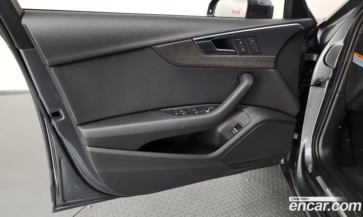 Audi A4 2019 2.0 автомат (гидро), фото 14 Audi A4 2019 2.0 автомат (гидро), фото 14