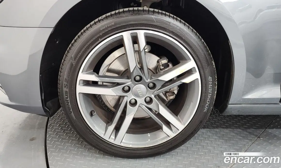 Audi A4 2019 2.0 автомат (гидро), фото 5 Audi A4 2019 2.0 автомат (гидро), фото 5