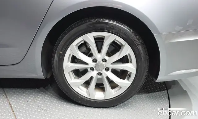 Audi A6 2018 2.0 автомат (гидро), миниатюра 7