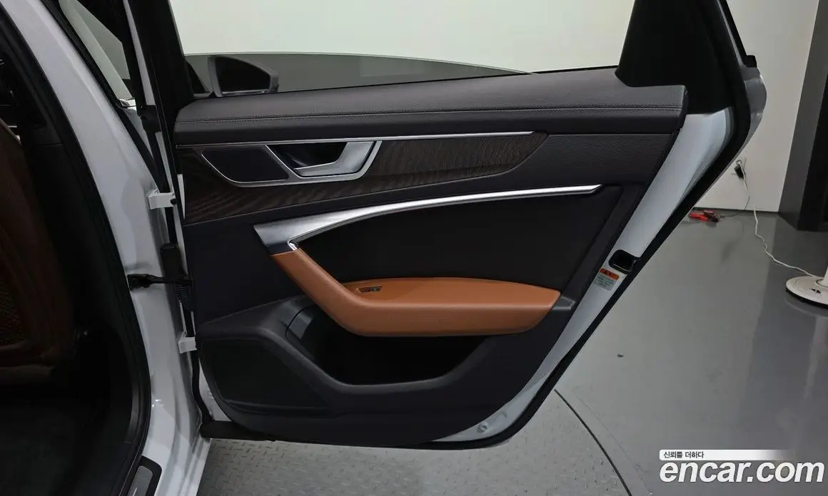 Audi A6 2021 2.0 автомат (гидро), фото 15