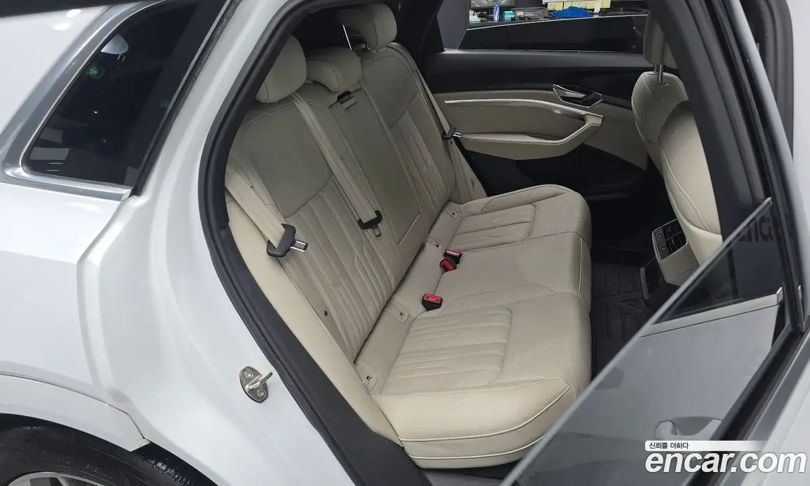 Audi e-tron 2021 0.2 автомат (гидро), фото 17