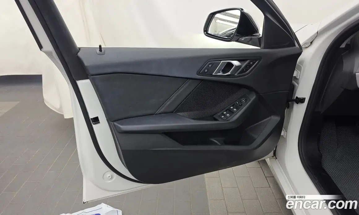 BMW 1 серия 2020 2.0 автомат (гидро), фото 14