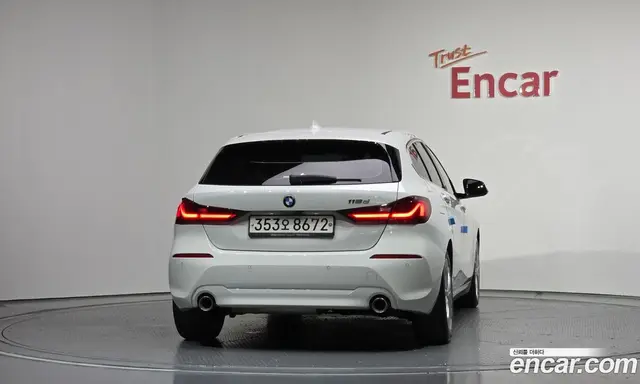 BMW 1 серия 2020 2.0 автомат (гидро), миниатюра 4