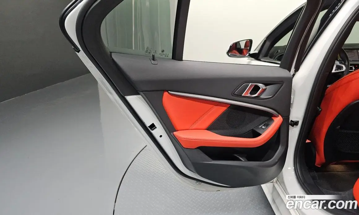BMW 1 серия 2021 2.0 автомат (гидро), фото 14