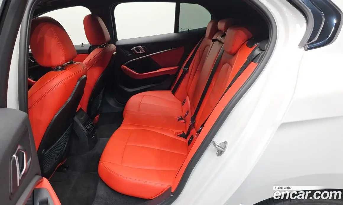 BMW 1 серия 2021 2.0 автомат (гидро), фото 15