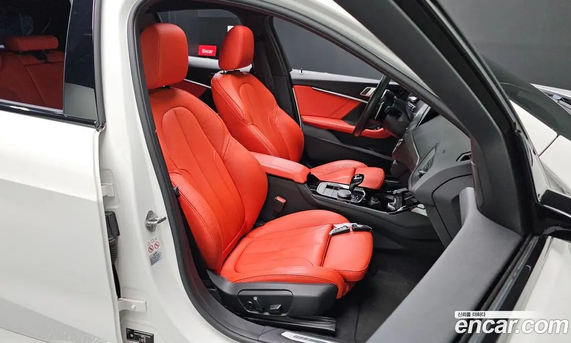 BMW 1 серия 2021 2.0 автомат (гидро), фото 17