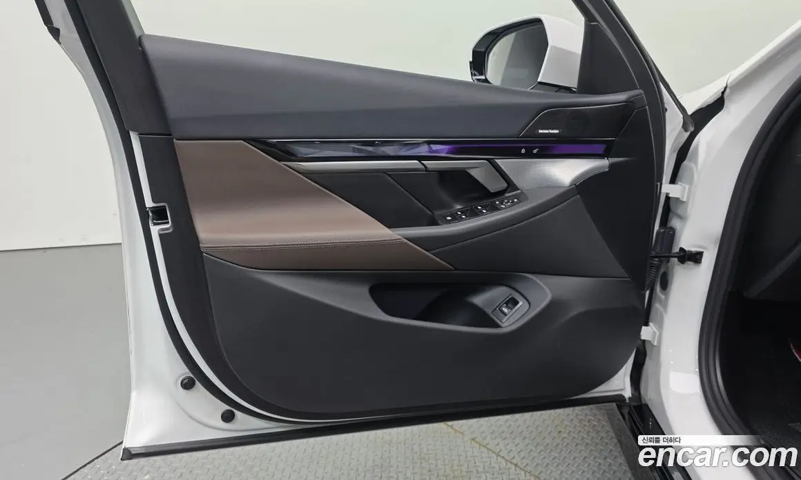 BMW 5 серия 2025 2.0 автомат (гидро), фото 14