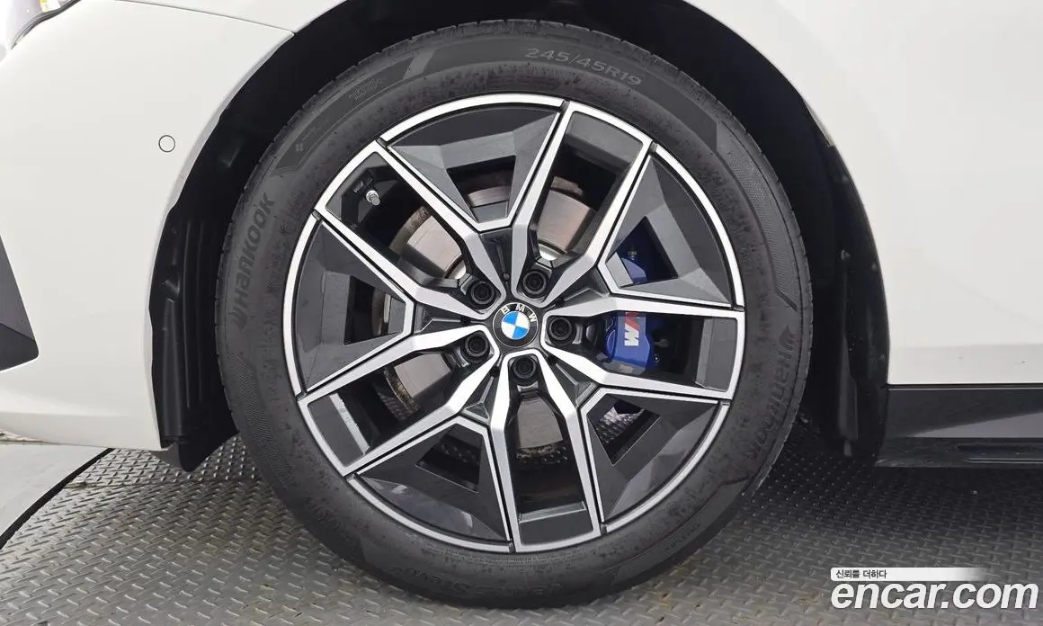BMW 5 серия 2025 2.0 автомат (гидро), фото 5