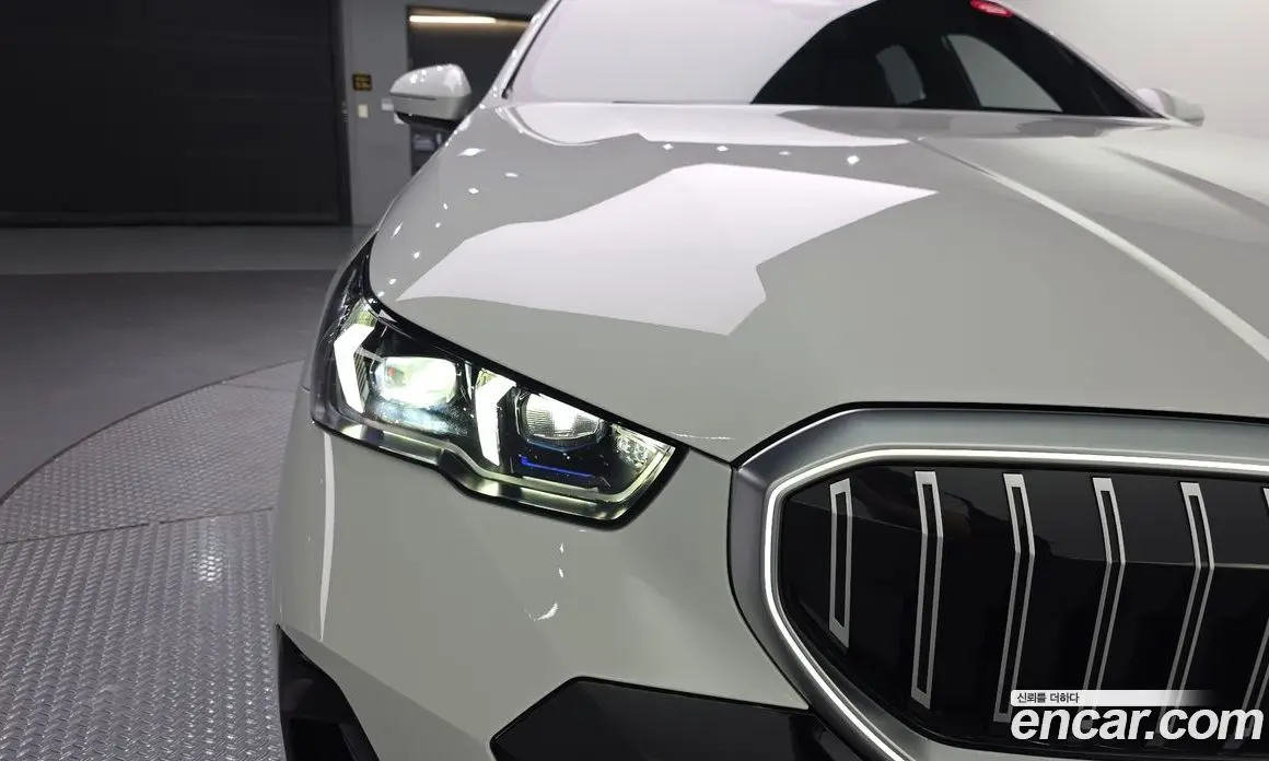BMW 5 серия 2025 2.0 автомат (гидро), фото 8