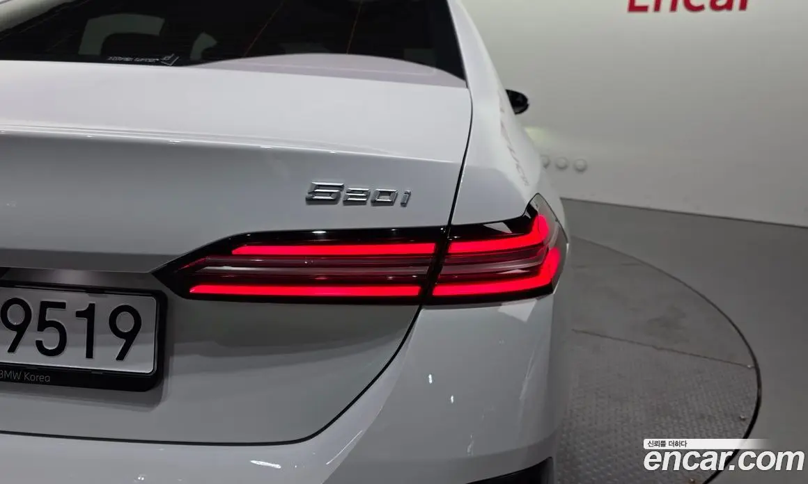 BMW 5 серия 2025 2.0 автомат (гидро), фото 9