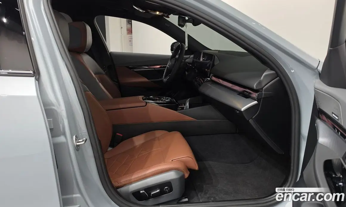 BMW 5 серия 2025 2.0 автомат (гидро), фото 16