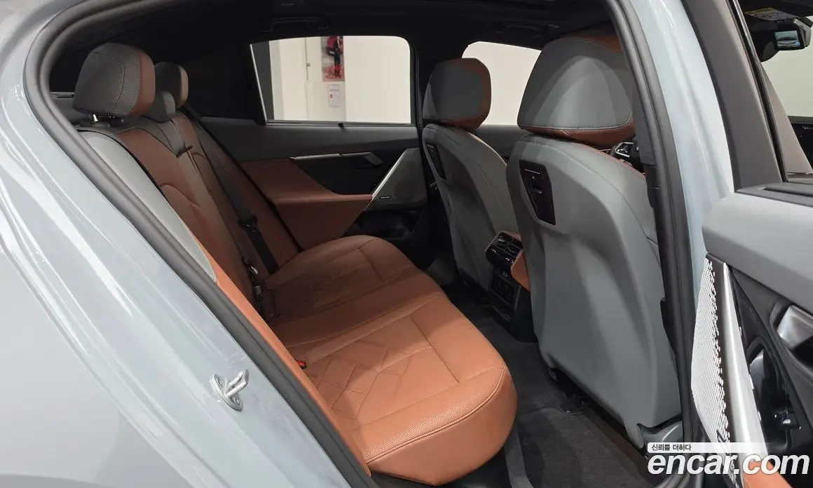 BMW 5 серия 2025 2.0 автомат (гидро), фото 17