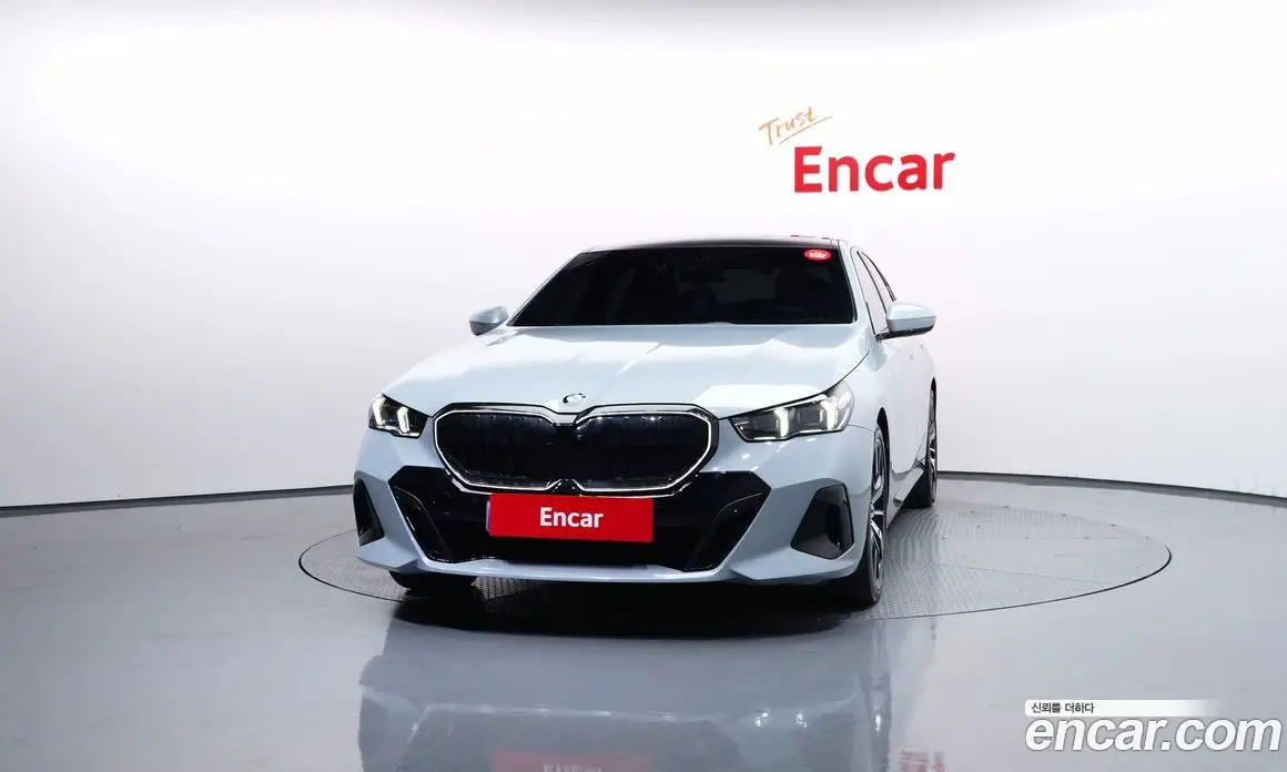 BMW 5 серия 2025 2.0 автомат (гидро), фото 3
