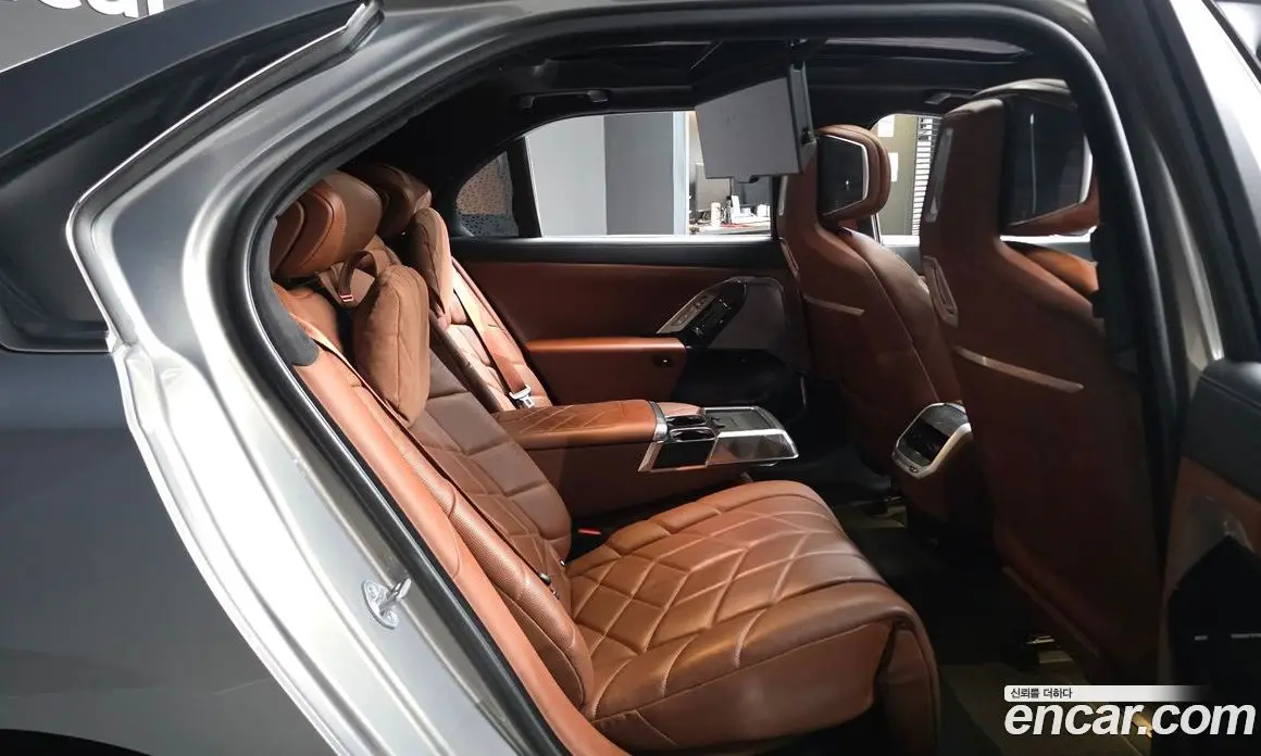 BMW 7 серия 2023 3.0 автомат (гидро), фото 18 BMW 7 серия 2023 3.0 автомат (гидро), фото 18