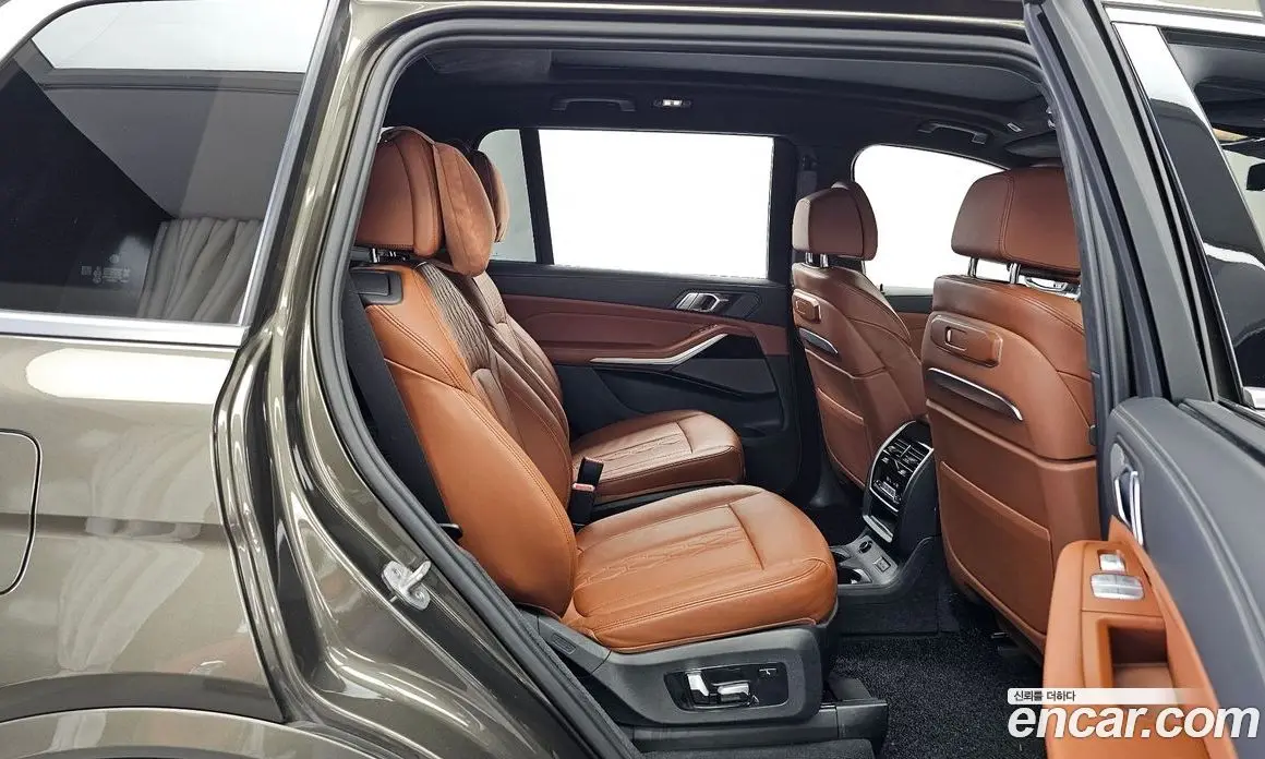 BMW X7 2023 3.0 автомат (гидро), фото 18