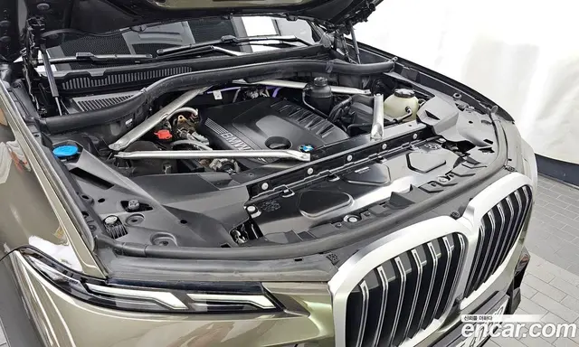 BMW X7 2023 3.0 автомат (гидро), миниатюра 6