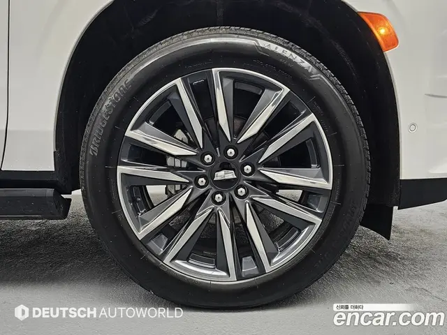 Cadillac Escalade 2024 6.2 автомат (гидро), миниатюра 6