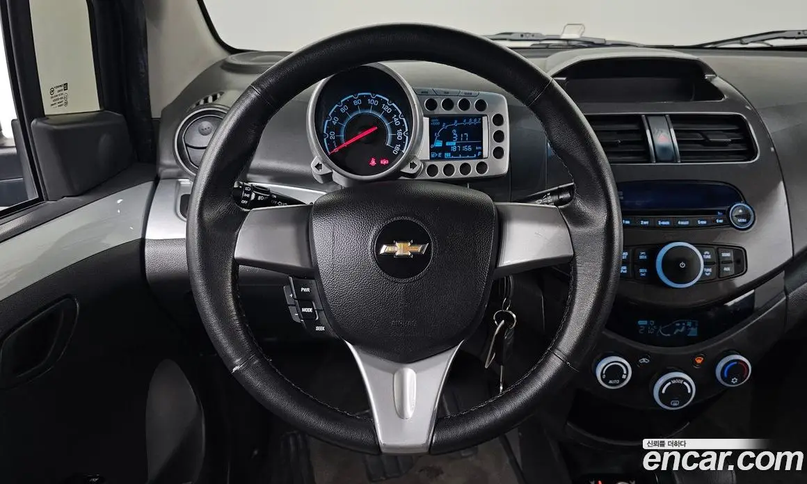 Chevrolet Spark 2012 1.0 автомат (гидро), фото 17