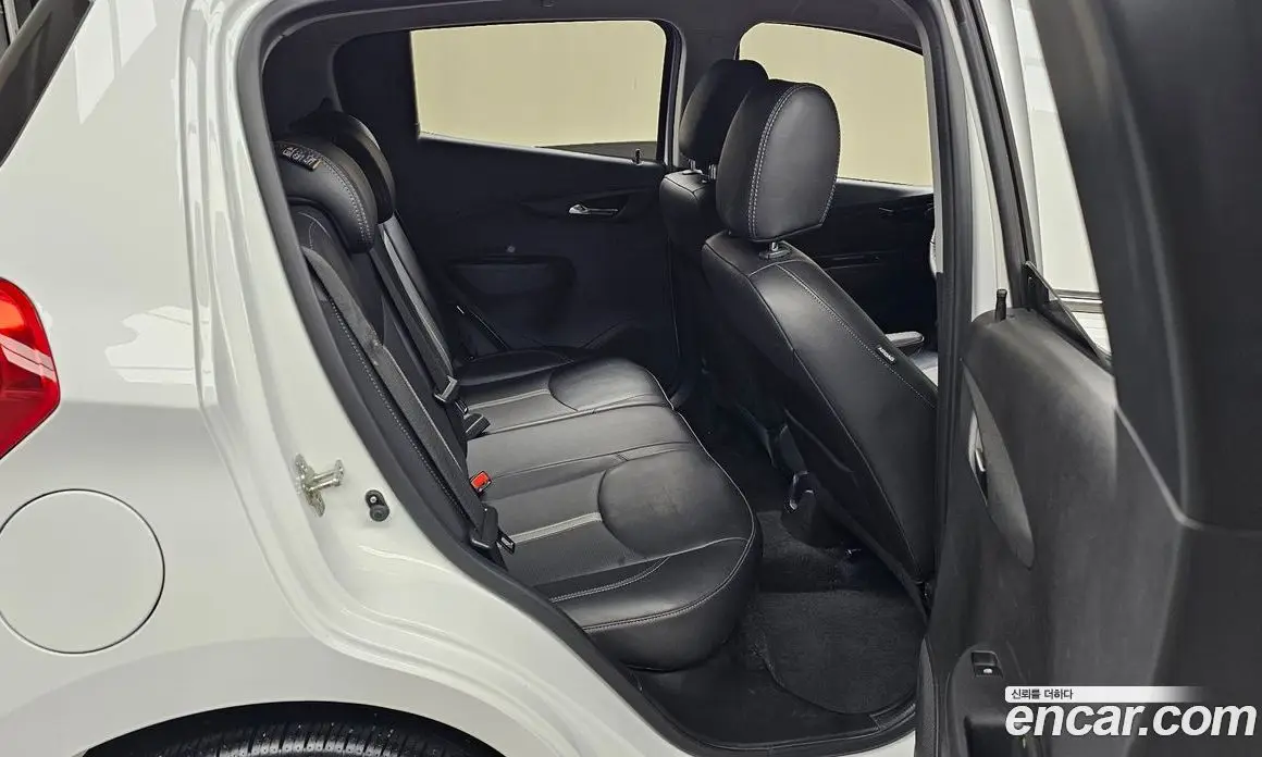 Chevrolet Spark 2022 1.0 автомат (гидро), фото 17