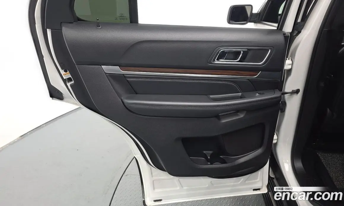 Ford Explorer 2018 2.3 автомат (гидро), фото 14