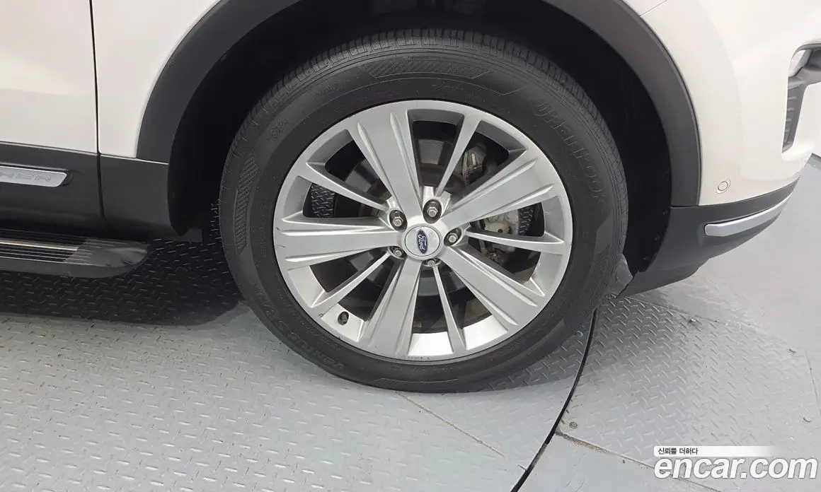 Ford Explorer 2018 2.3 автомат (гидро), фото 6
