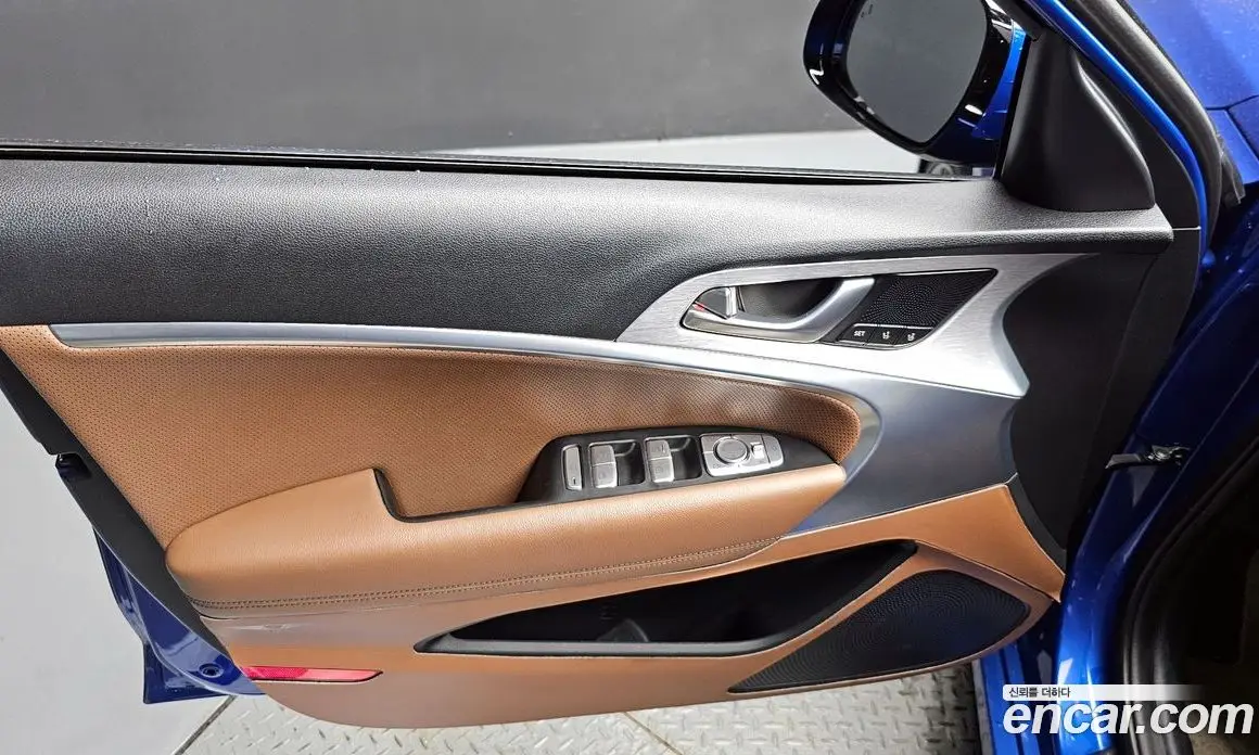 Genesis G70 2018 2.0 автомат (гидро), фото 14 Genesis G70 2018 2.0 автомат (гидро), фото 14