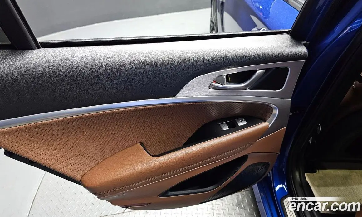 Genesis G70 2018 2.0 автомат (гидро), фото 15 Genesis G70 2018 2.0 автомат (гидро), фото 15
