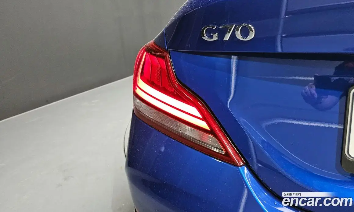 Genesis G70 2018 2.0 автомат (гидро), фото 9 Genesis G70 2018 2.0 автомат (гидро), фото 9