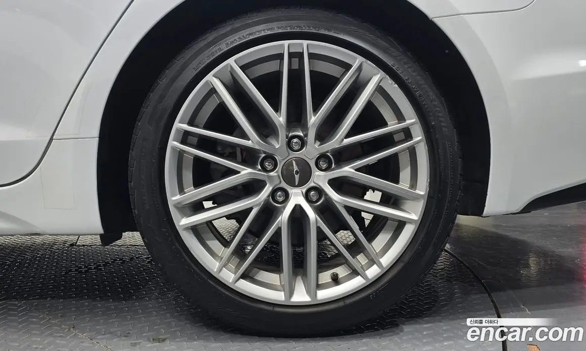 Genesis G70 2019 2.0 автомат (гидро), фото 6 Genesis G70 2019 2.0 автомат (гидро), фото 6