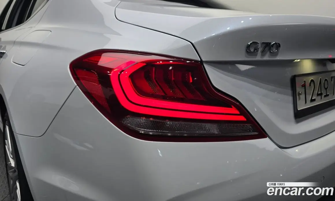 Genesis G70 2019 2.0 автомат (гидро), фото 8 Genesis G70 2019 2.0 автомат (гидро), фото 8