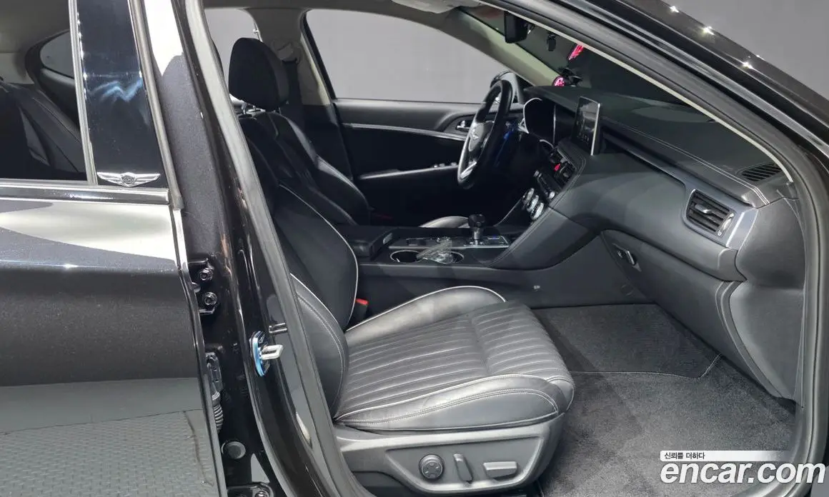 Genesis G70 2019 2.0 автомат (гидро), фото 16 Genesis G70 2019 2.0 автомат (гидро), фото 16