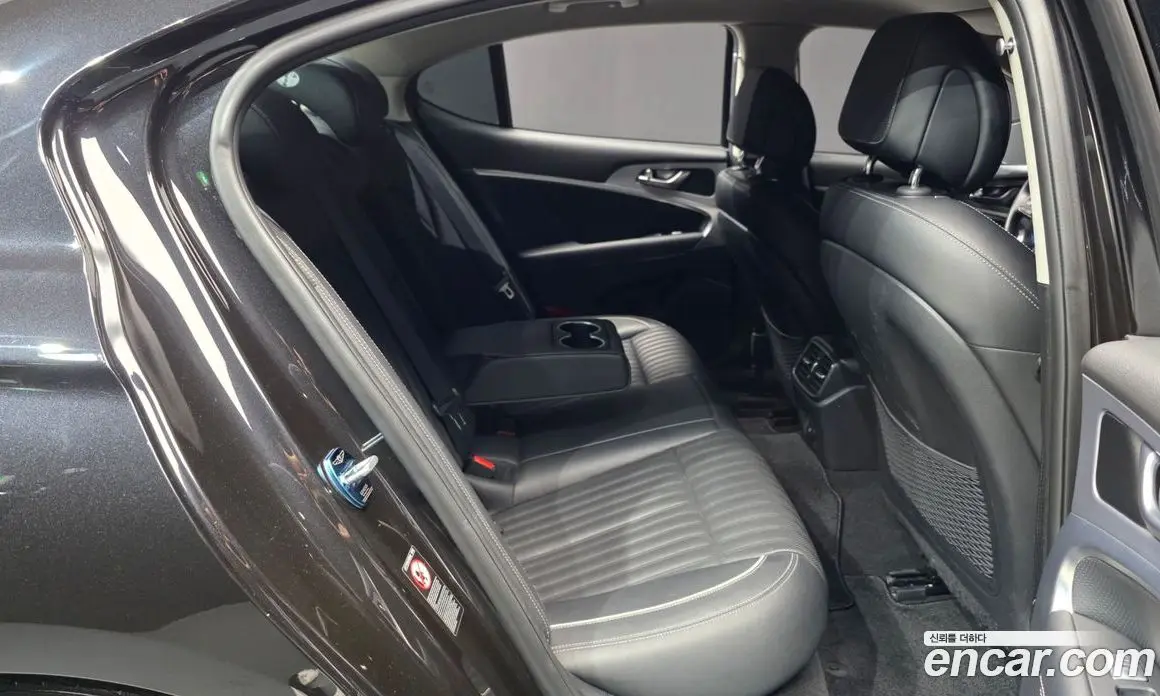 Genesis G70 2019 2.0 автомат (гидро), фото 17 Genesis G70 2019 2.0 автомат (гидро), фото 17