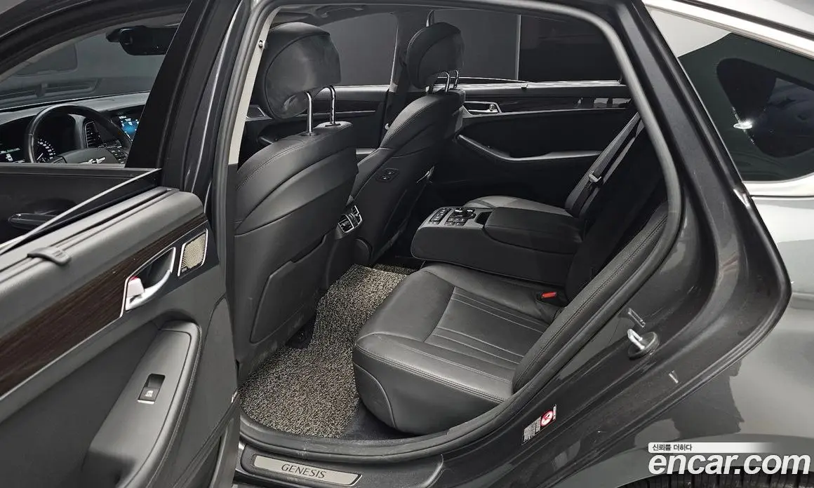 Genesis G80 2018 3.3 автомат (гидро), фото 17 Genesis G80 2018 3.3 автомат (гидро), фото 17