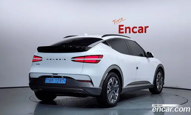 Genesis GV60 2022 0.1 автомат (гидро), миниатюра 2