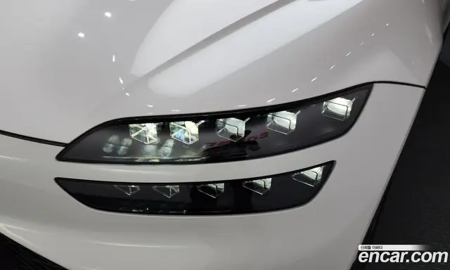 Genesis GV60 2022 0.1 автомат (гидро), миниатюра 8