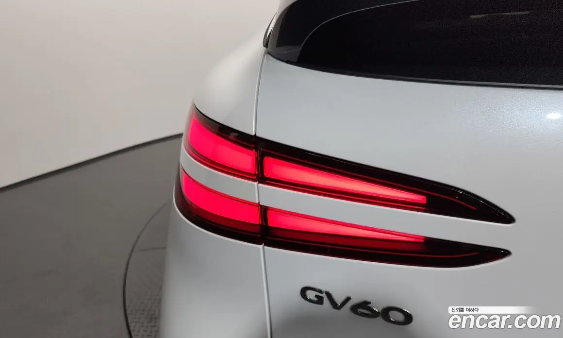 Genesis GV60 2022 0.1 автомат (гидро), фото 9
