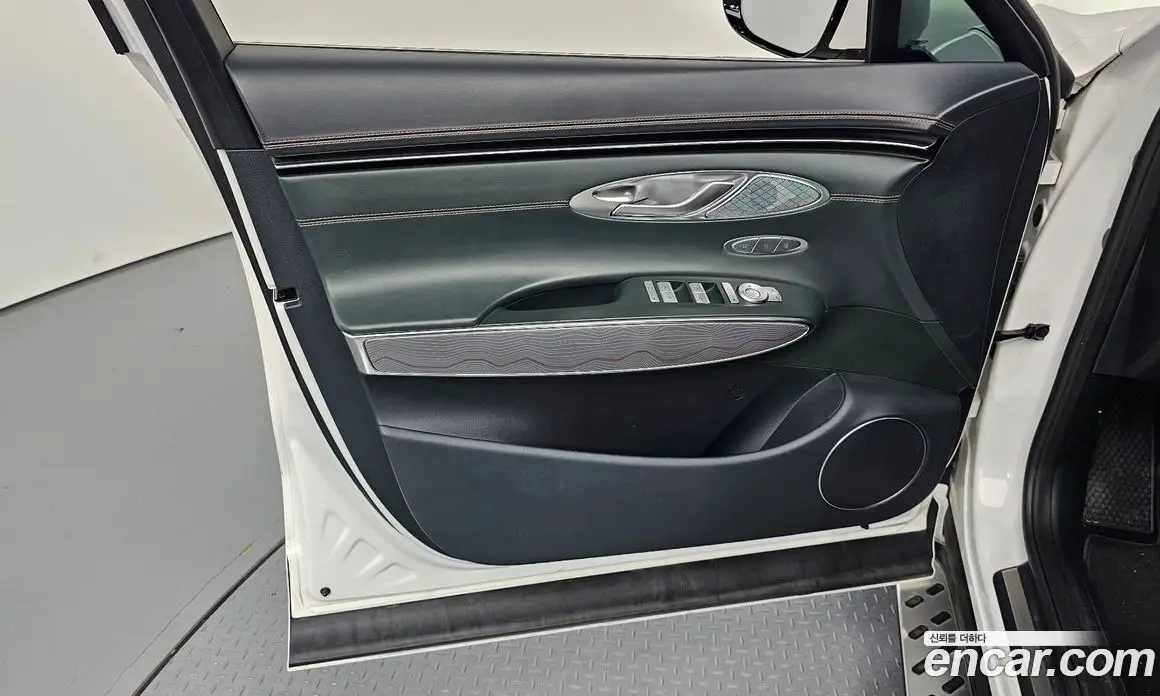 Genesis GV70 2021 2.5 автомат (гидро), фото 14 Genesis GV70 2021 2.5 автомат (гидро), фото 14