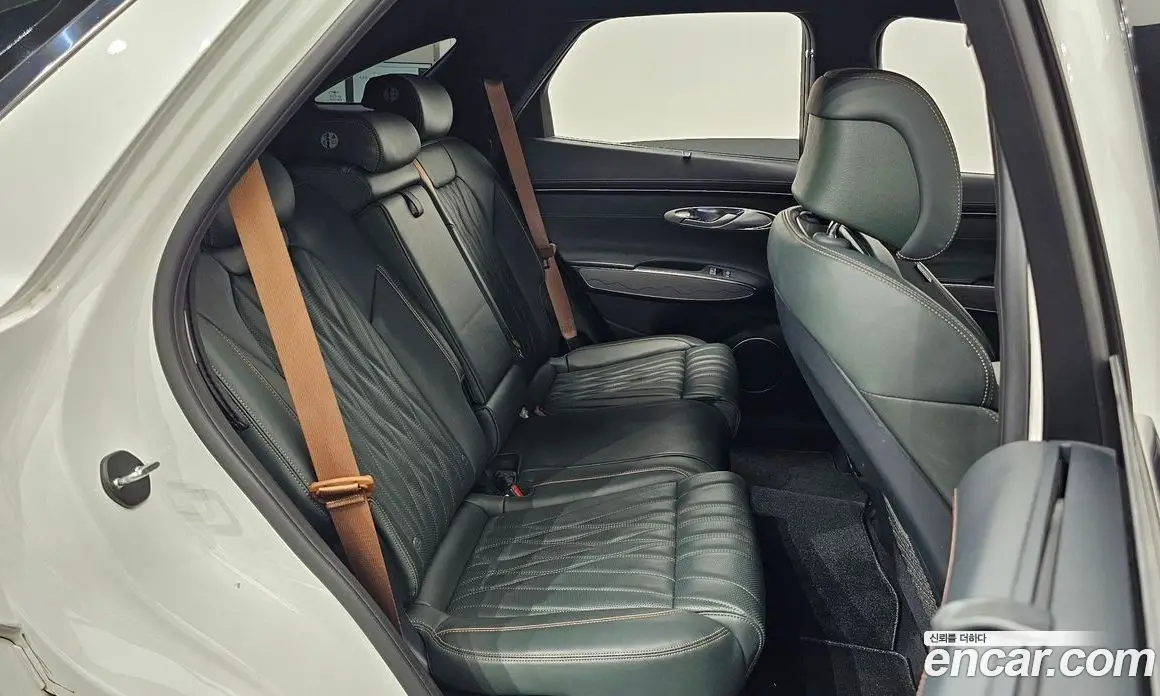 Genesis GV70 2021 2.5 автомат (гидро), фото 16 Genesis GV70 2021 2.5 автомат (гидро), фото 16