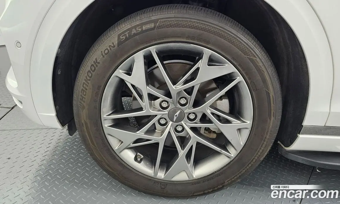 Genesis GV70 2021 2.5 автомат (гидро), фото 5 Genesis GV70 2021 2.5 автомат (гидро), фото 5